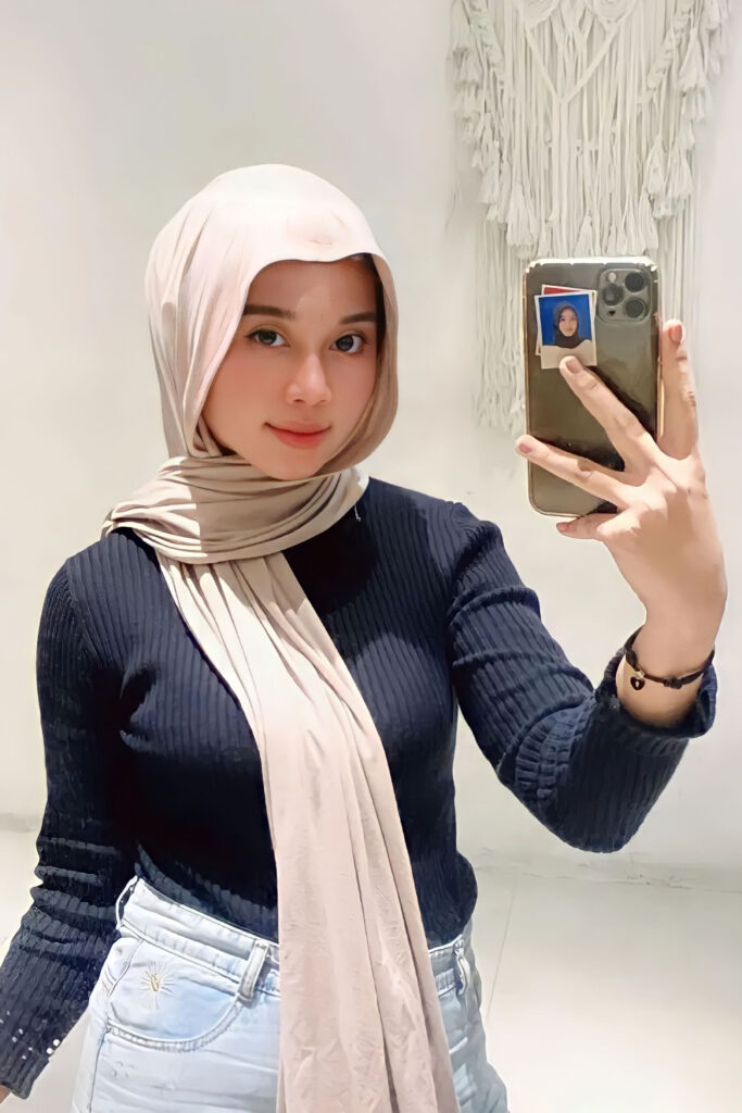 Jilbab Ketat Brutal Selfie Iphone Boba depan cermin