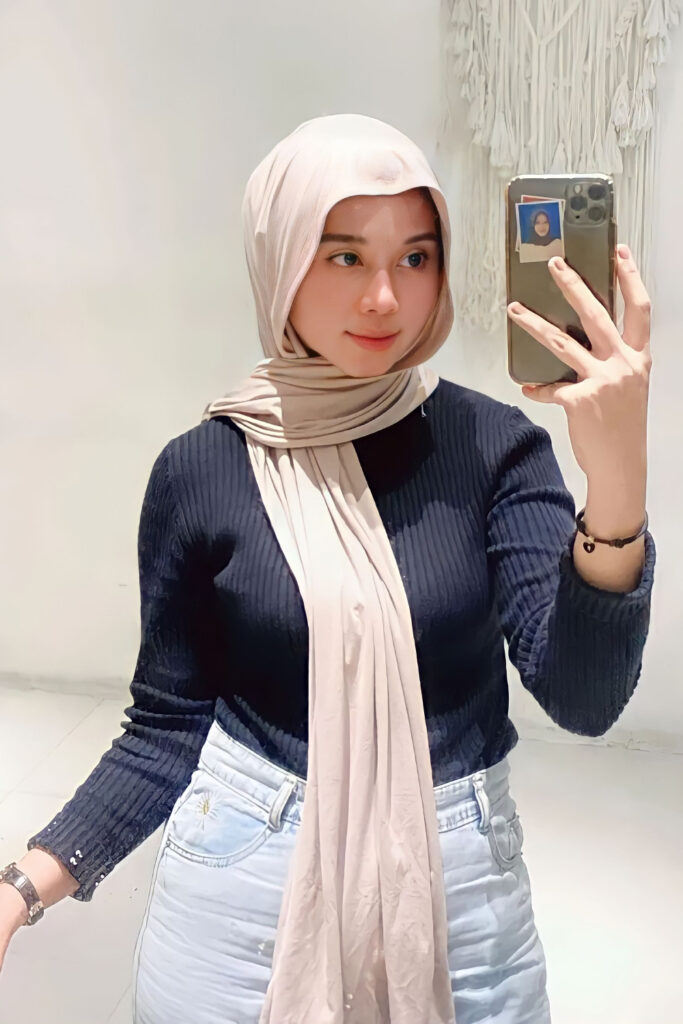 Jilbab Ketat Brutal Selfie Iphone Boba depan cermin manis