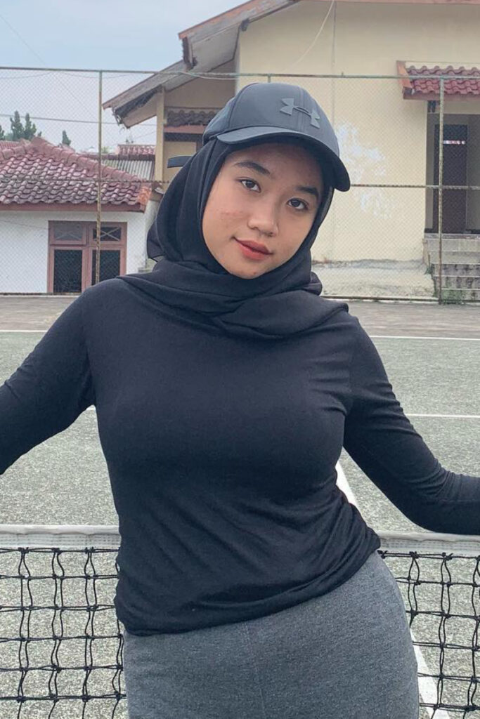 Legging Ketat Kaos Ketat Jilbab Hijab Tenis