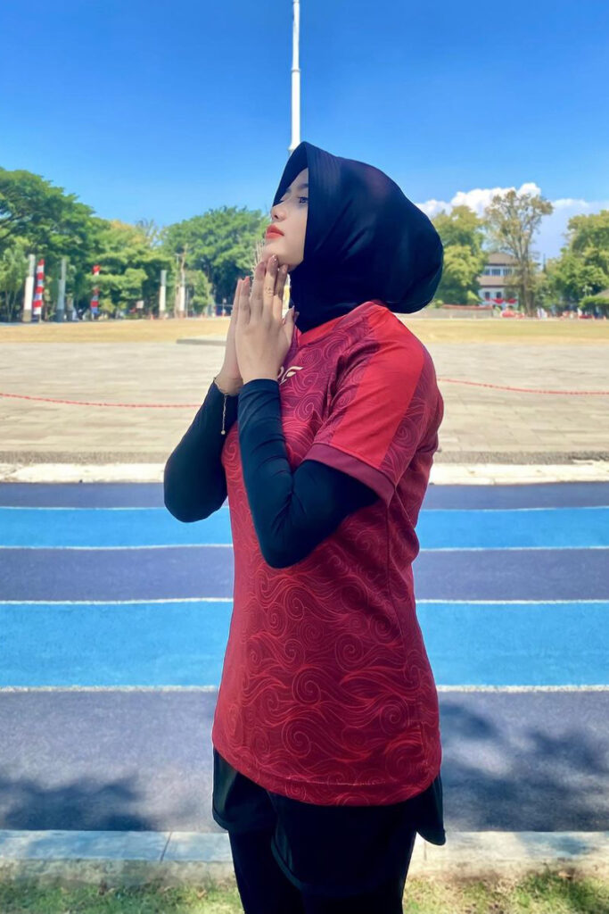 Rista Nuri Andriani Selebgram Hijab Jogging Mojang Bandung Pemanasan