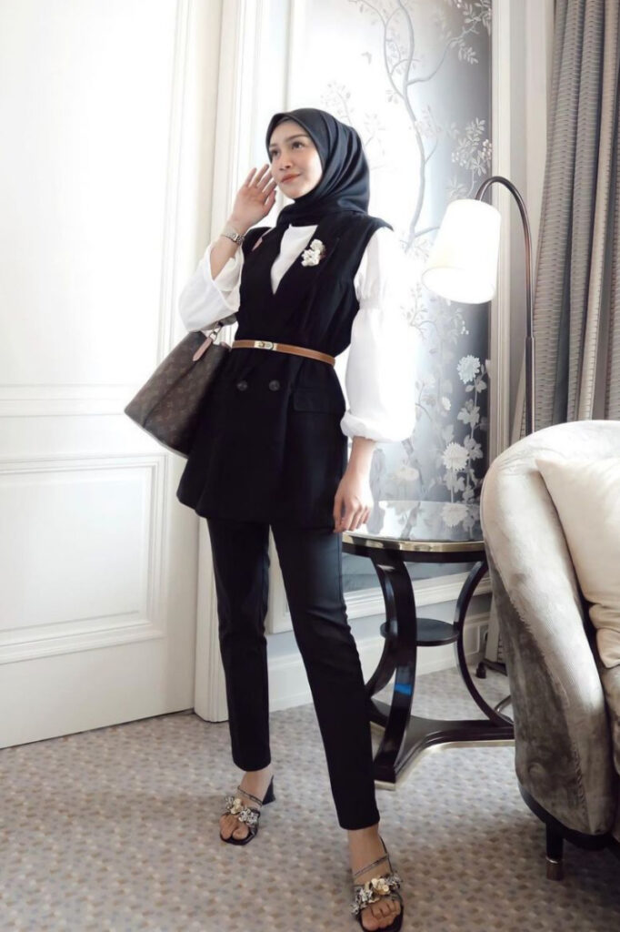outfit hitam putih hijab Celana bahan kain ketat Formal